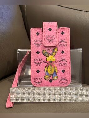 MCM LIMITED EDITION Visetos Rabbit Cardholder
